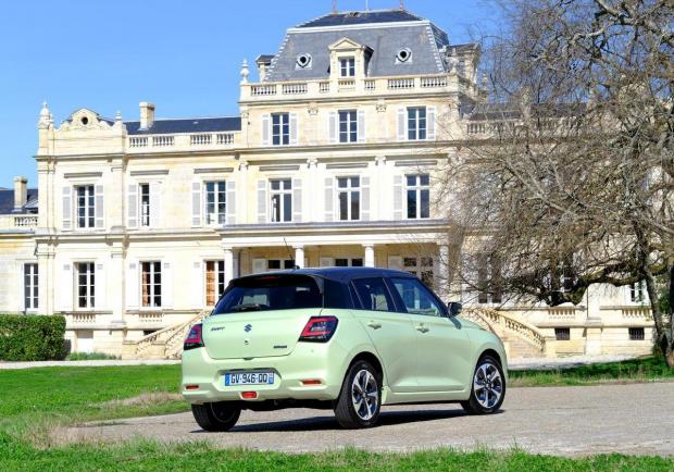 Suzuki Swift Hybrid 2WD Top verde 2