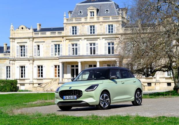 Suzuki Swift Hybrid 2WD Top verde