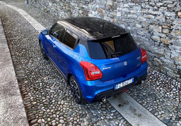 Suzuki Swift Sport Hybrid Blu Azzorre immagine posteriore