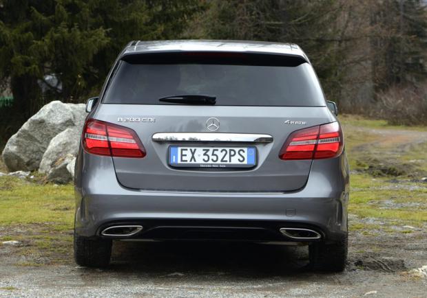 Test Drive nuova Mercedes Classe B posteriore