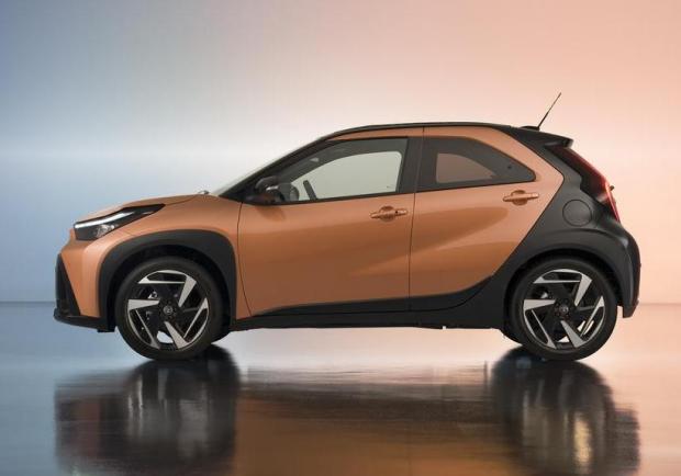 Toyota Aygo X - vista laterale