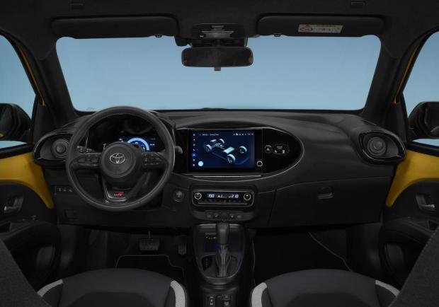Toyota Aygo X GR Sport - cruscotto