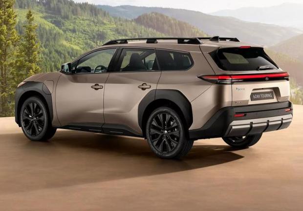 Toyota bZ4X Touring - vista tre quarti