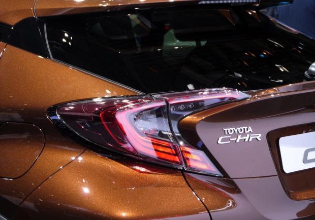 Toyota CH-R al Salone di Parigi 2016 6