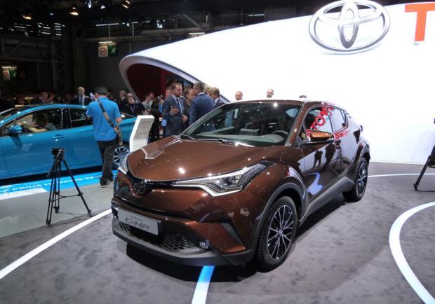 Toyota CH-R al Salone di Parigi 2016
