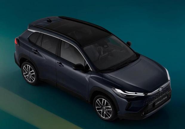 Toyota Corolla Cross - vista dall'alto