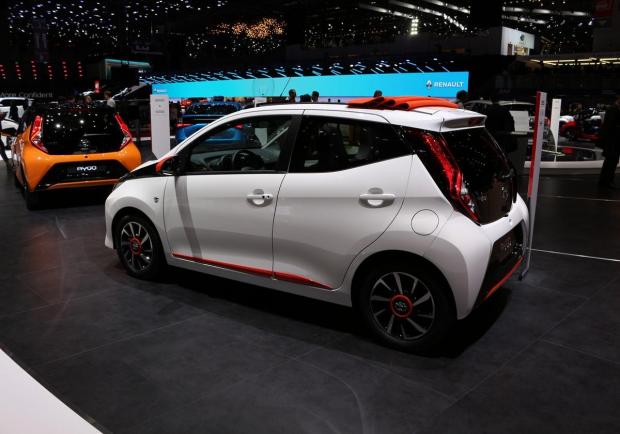 Toyota, a Ginevra 2 Aygo speciali 11