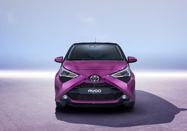 Toyota, la X della nuova Aygo 01