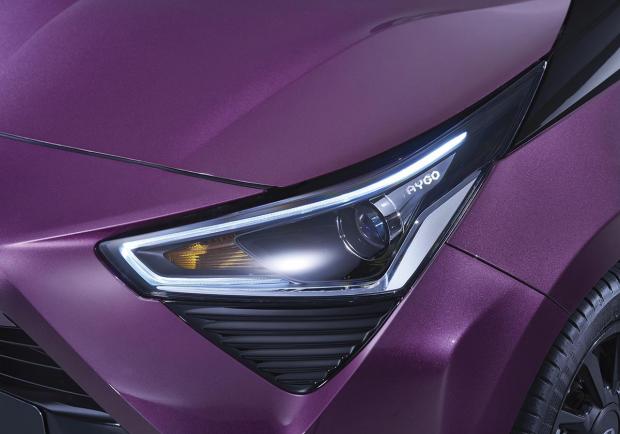 Toyota, la X della nuova Aygo 02