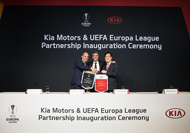 La UEFA a bordo di Kia Motors 02