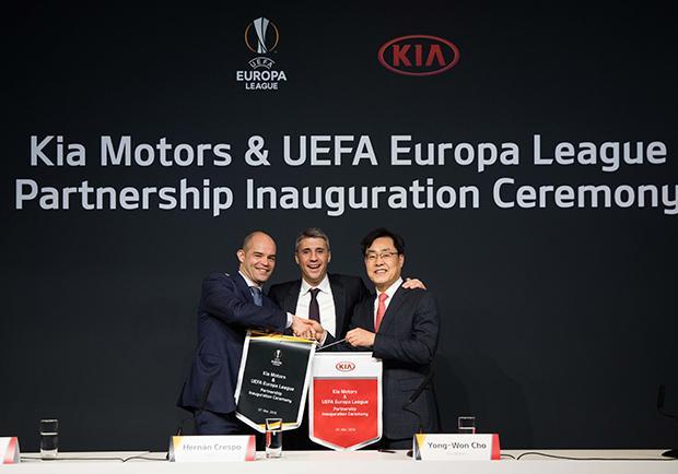 La UEFA a bordo di Kia Motors 03