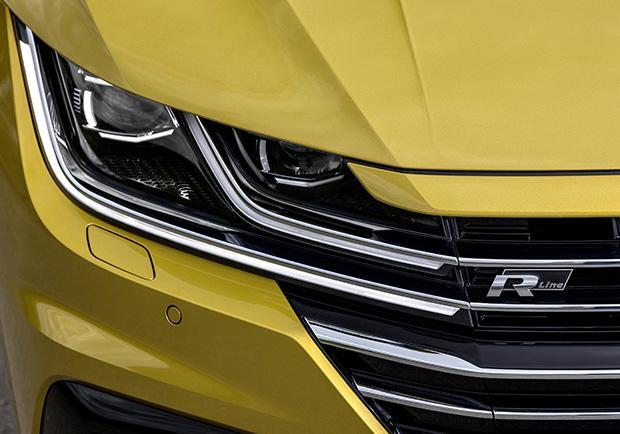 Volkswagen Arteon 2.0 BiTDI Sport fari anteriori