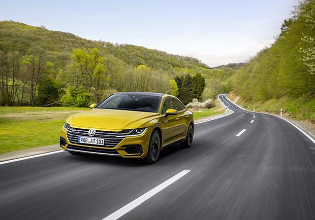 Volkswagen Arteon 2.0 BiTDI Sport su strada