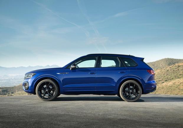 Volkswagen a Ginevra 2020, tra le novità anche la Touareg R 04