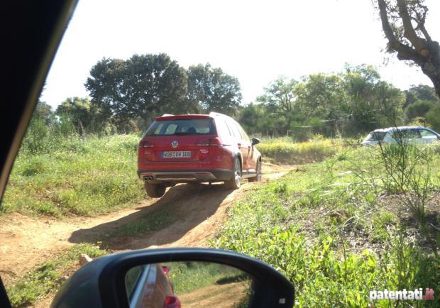 Volkswagen Golf Alltrack in off-road