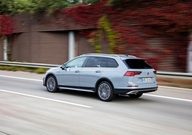 Volkswagen Golf Alltrack, la nuova crossover 01