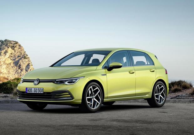 Volkswagen Golf eTSI DSG anteriore