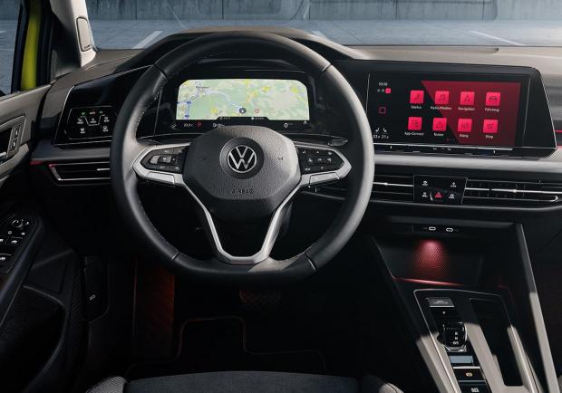 Volkswagen Golf eTSI DSG interni