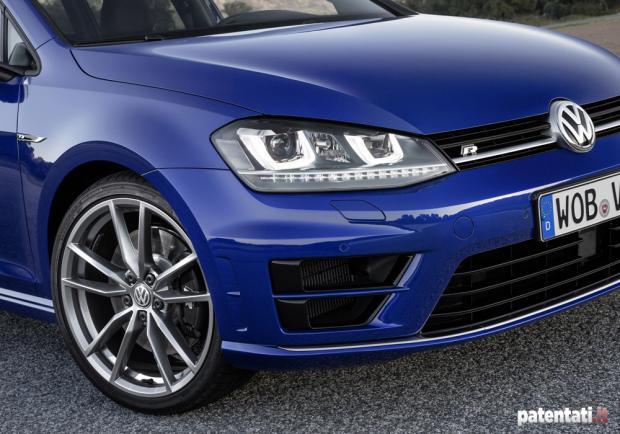 Volkswagen Golf R Variant dettaglio anteriore