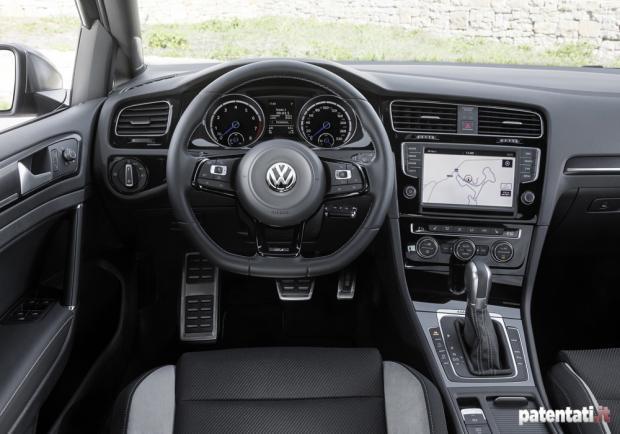 Volkswagen Golf R Variant interni