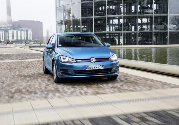 Volkswagen Golf TGI Bluemotion anteriore