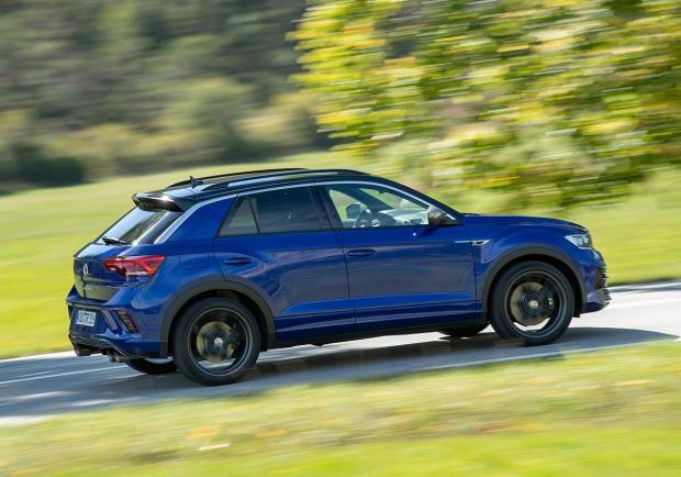 Volkswagen, la nuova crossover sportiva T-Roc R 04