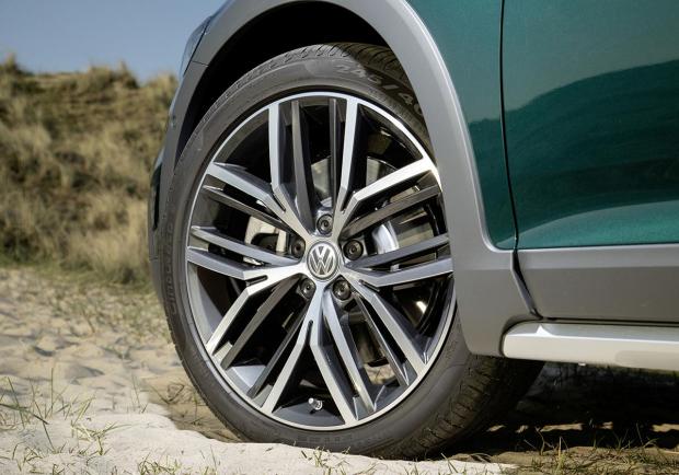 Volkswagen presenta la nuova Passat 02