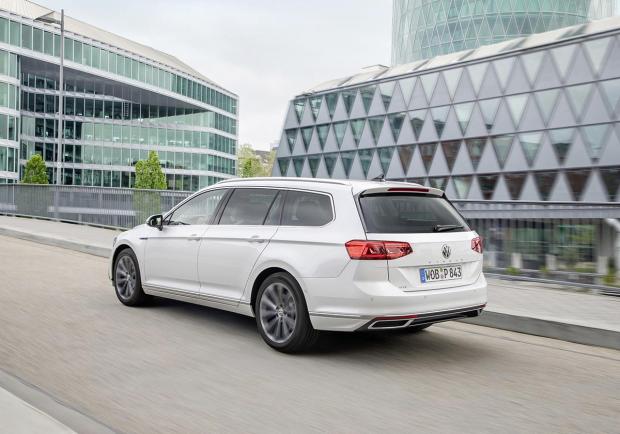 Volkswagen Passat GTE, cresce l'autonomia dell?ibrida plug-in 01