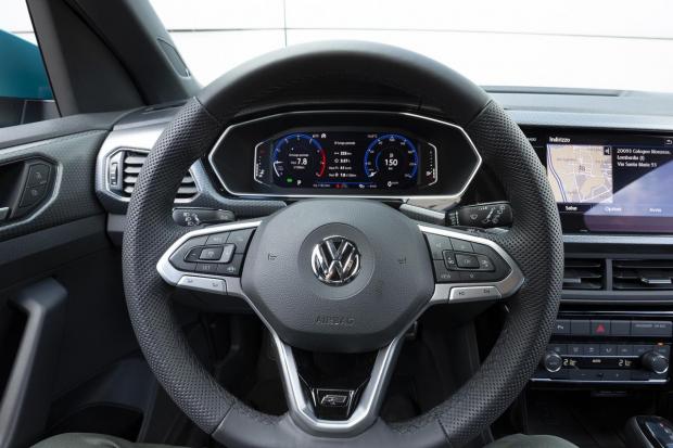 Volkswagen T-Cross posto di guida