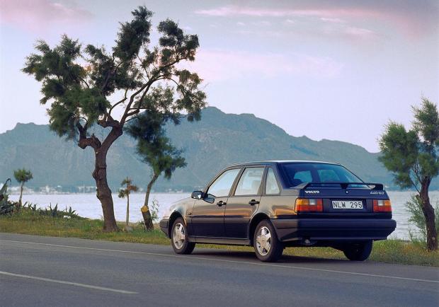 Volvo, 30 anni fa la 440 04