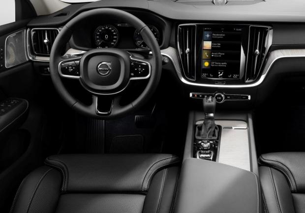 Volvo V60 Cross Country: foto, dati, prezzi e rivali ...