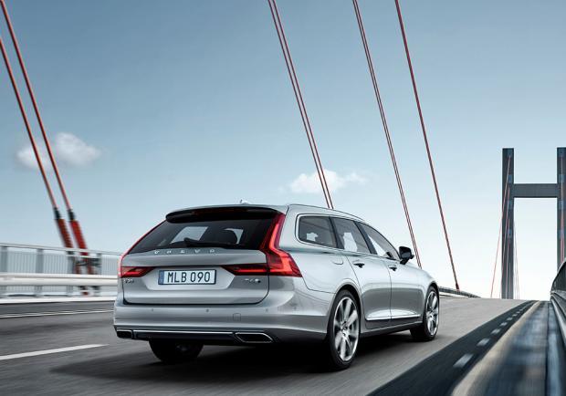 Volvo V90 D5 AWD Geartronic tre quarti posteriore