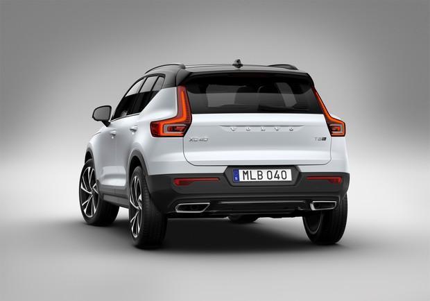 Volvo XC40 posteriore