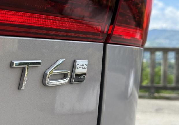 Volvo XC60 T6 12