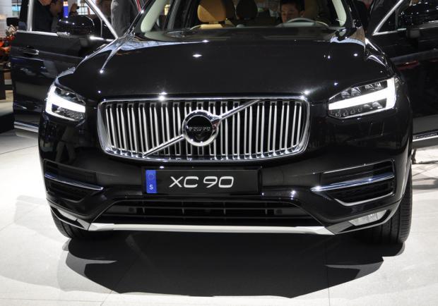 Volvo XC90 dettaglio griglia al Salone di Parigi 2014