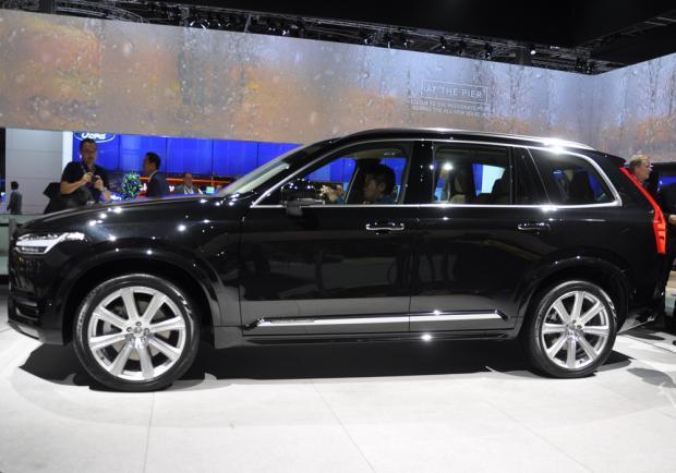 Volvo XC90 profilo al Salone di Parigi 2014