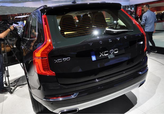 Volvo XC90 sezione posteriore al Salone di Parigi 2014
