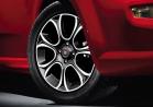 Fiat Punto 2013 dettaglio cerchi in lega diamantati e nero lucido