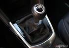Mazda2 Hybrid 2020 cambio manuale leva