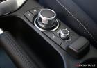 Mazda2 Hybrid 2020 manopola infotainment