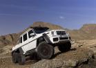 Mercedes G 63 AMG 6x6 sulla roccia