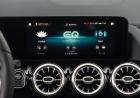Mercedes GLA 250e Plug-in Hybrid schermo touch mbux