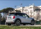 Mini Cooper SE tre quarti posteriore