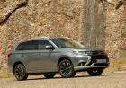 Mitsubishi Outlander PHEV restyling 2016 tre quarti anteriore