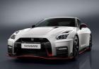 Nissan GT-R Nismo tre quarti anteriore bianca