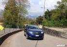 Nuova Dacia Sandero GPL in curva