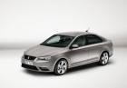 Nuova Seat Toledo 2012 tre quarti anteriore sfondo bianco