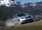 Nuova Skoda Octavia Wagon 4x4 tre quarti anteriore lato destro