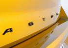 Opel Astra 2024 scritta portellone