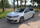 Peugeot 308 BlueHDi GT SW tre quarti anteriore lato sinistro